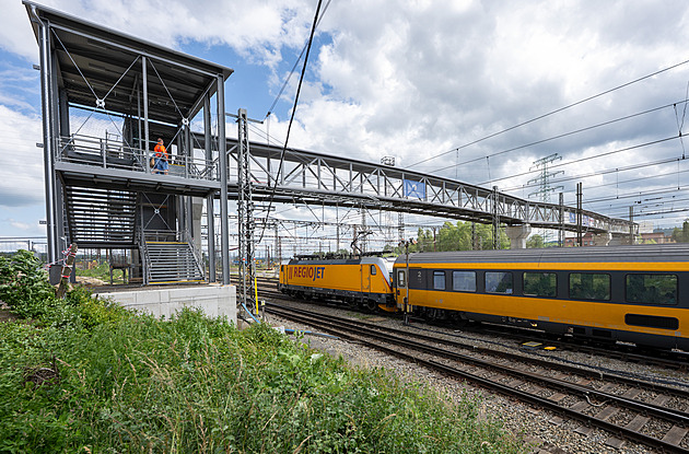 Viewpoints and masts at a glance. A footbridge opened over the Czech Třebová hub
