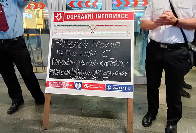 Ve stanici Budějovická srazila souprava metra člov