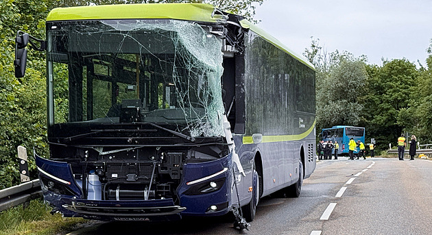 Tragická srážka v Bavorsku. Autobus se školáky havaroval, je