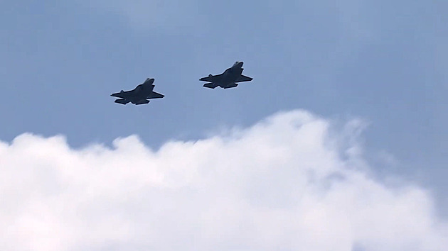Vítejte doma, hlásil Tusk. Poláci ukázali světu nové stíhačky F-35