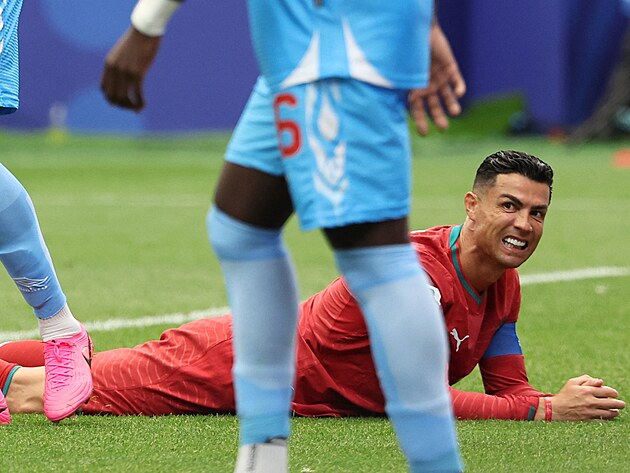 Cristiano Ronaldo v z�pase proti DR Kongo na mistrovstv� sv�ta.
