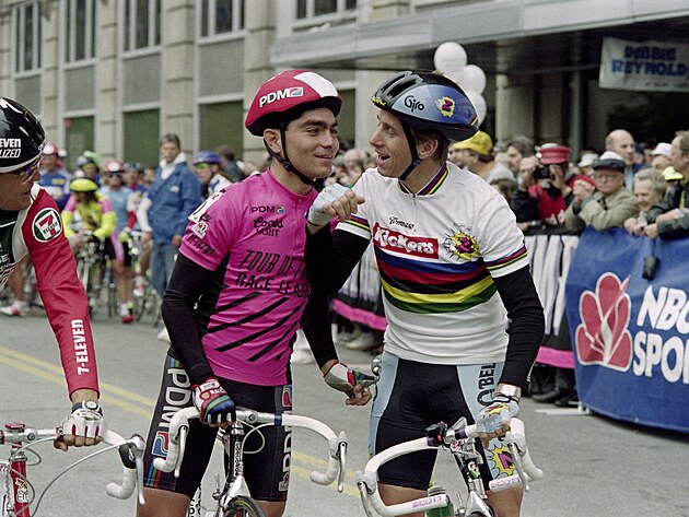 V dresu mistra sv�ta startoval na Tour de Trump tak� Ameri�an Greg LeMond.