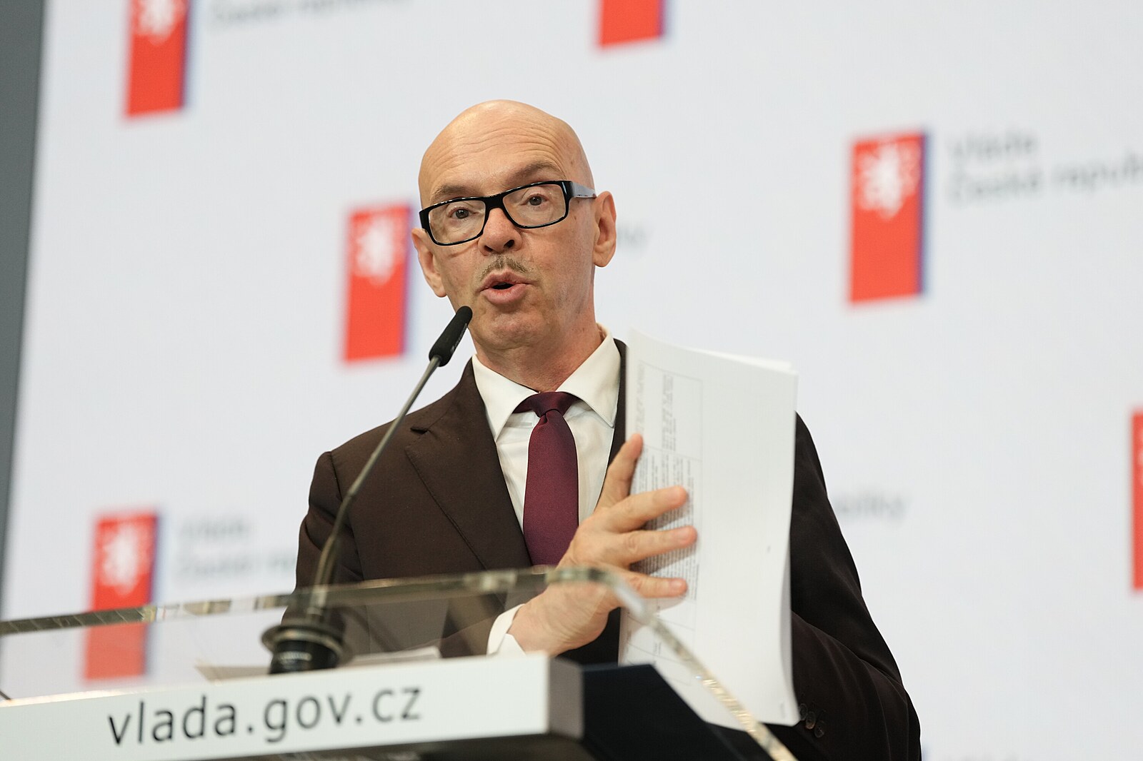 KOMENTÁŘ: Je skutečně Klempíř popravčím katem nezávislých veřejnoprávních médií?
