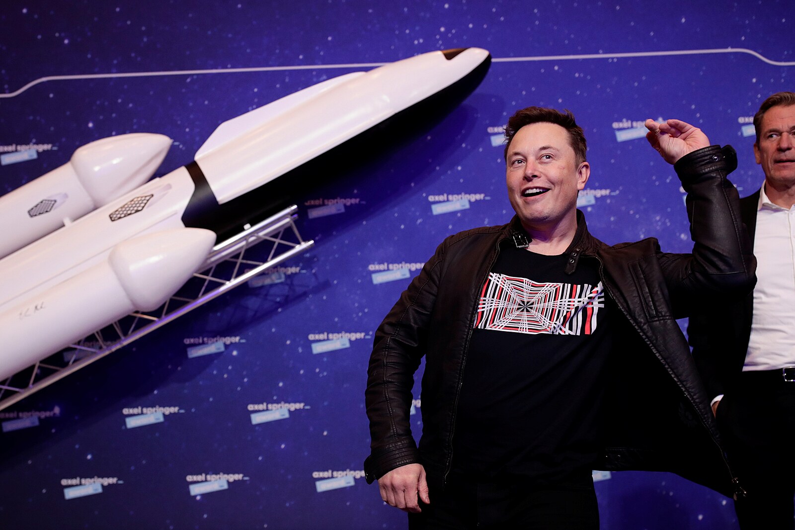 Rusko se snaží odpojit Ukrajinu od internetu. Zemi opět zachrání Elon Musk