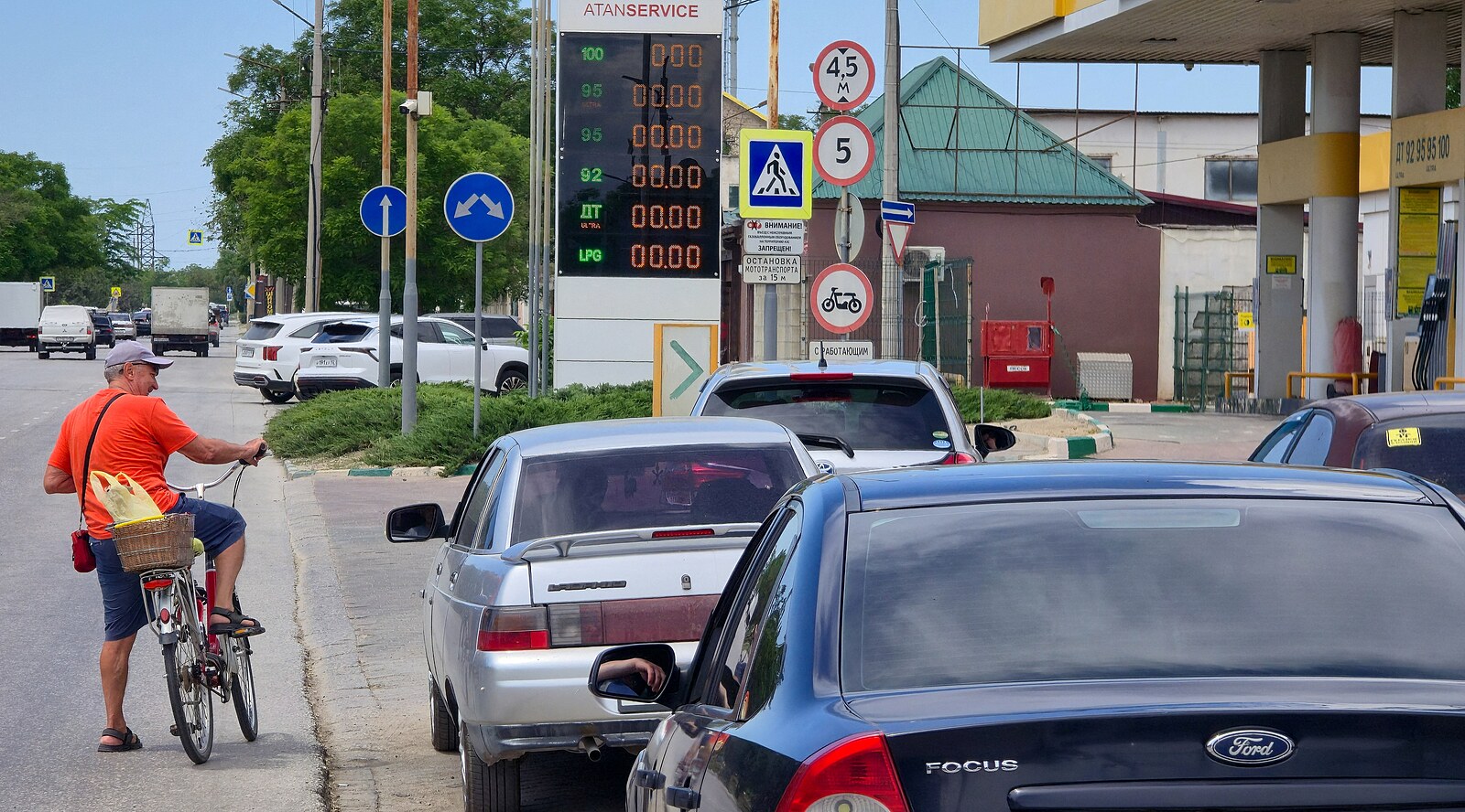 Lidé na Krymu přispěli na ukrajinskou armádu, nachytali se na falešné QR kódy