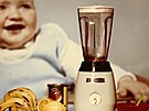 Retro kuchy�ské roboty a mixéry z padesátých a �edesátých let, jako byl slavný...