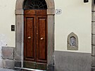 Na milost vzali Medicej�tí okénka a� v 17. století. P�esn�ji �e�eno v roce...