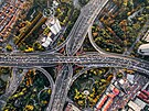 A zpátky do �íny, do �anghaje. Práv� tam se toti� nachází viadukt Puxi, sou�ást...