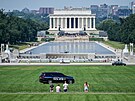 Policejní v�z stojí u Lincolnova památníku ve Washingtonu. (11. �ervna 2026)