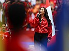 Zahajovací ceremoniál v Kanad�. Domácí hymnu zazpívala proslulá Alanis...