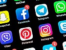 Ikonkci mobilních aplikací na displeji iPhonu X