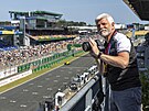 Petr Pavel vyrazil s fotoaparátem na slavný �ty�iadvacetihodinový závod v Le...