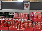 Plechovka Coca-Coly o objemu 0,3 litru stojí v chorvatském Lidlu 1,15 eura, co�...