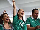 Mexická prezidentka Claudia Sheinbaumová se raduje z gólu fotbalist� v...
