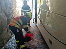 Rakouský autobus se zasekl pod viaduktem v obci Rybník. (16. �ervna 2026) 