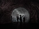 Náv�t�vníci p�i vstupu do �The Pont Neuf Cave� od francouzského pouli�ního...