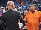 Herec Steve Schirripa, jen� se proslavil mafiánským seriálem Rodina Soprán�, si...