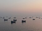 Lod� v Hormuzském pr�livu u ománského pob�e�í (15. �ervna 2026)