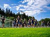 Zlín�tí fotbalisté za�ali letní p�ípravu se dv�ma posilami. Klub zárove� zkou�í...