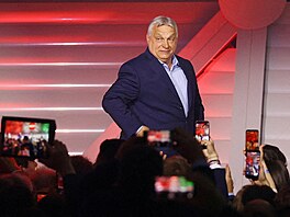 Bývalý ma�arský premiér Viktor Orbán na sjezdu své strany Fidesz (13. �ervna...