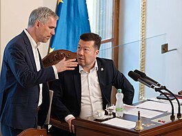 Mimo�ádná sch�ze Sn�movny k mo�nému st�etu zájm� premiéra Andreje Babi�e. Na...