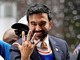 Newyorský starosta Zohran Mamdani b�hem oslav titulu Knicks.