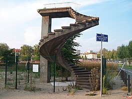 Sv�t se k nim nezná, ale architektonické poz�statky, které u� neslou�í �ádnému...