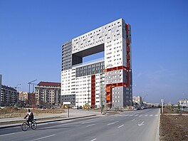 Edificio Mirador je �vyhlídkou�. Jednak tím, �e ze svého dvora � který le�í na...