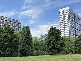 Stav�t se za�alo v roce 1964, podle návrhu architekta Georgese Addora. Ten pro...
