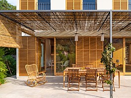 Majitelé se �t�ili z krásy místa�, a proto architekt Miquela Lacomba a jeho...