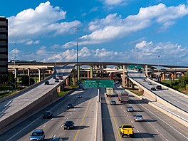 Po �ínských in�enýrsko-dopravních lah�dkách vypadá �High Five Interchange� v...