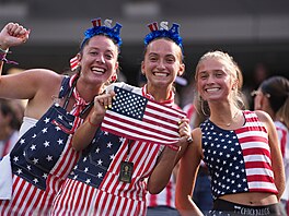 Zahajovací ceremoniál v Los Angeles p�ed zápasem domácích USA s Paraguayí. (13....