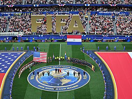 Zahajovací ceremoniál v Los Angeles p�ed zápasem domácích USA s Paraguayí. (13....