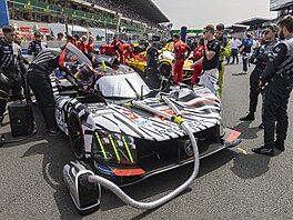Hypercar od Peugeotu skon�il celkov� na 11. míst�.