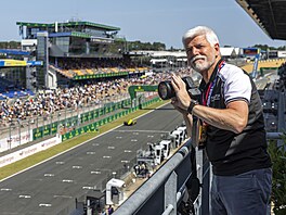 Petr Pavel vyrazil s fotoaparátem na slavný �ty�iadvacetihodinový závod v Le...