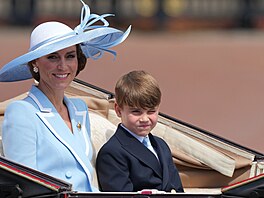 Vévodkyn� Kate jela s d�tmi ko�árem (Trooping the Colour, 13. �ervna 2026)