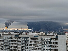 Ukrajinské drony zasáhly rafinerii v Moskv�. (18. �ervna 2026)