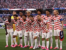 Tým USA p�ed utkáním proti Paraguayi.