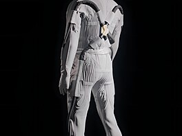 Skafandr pro astronauty mise Artemis IV
