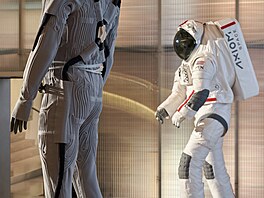 Skafandr pro astronauty mise Artemis IV