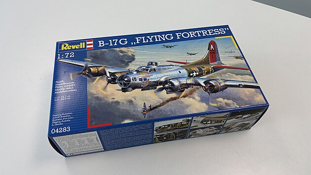 Plastikov� stavebnice bombard�ru B-17G od firmy Revell