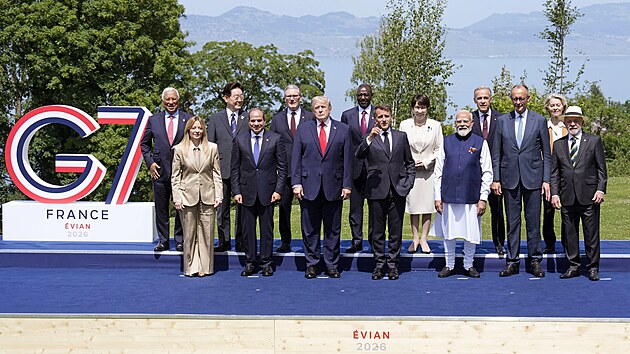 �Family photo� na summitu G7 v �vianu (16. �ervna 2026)