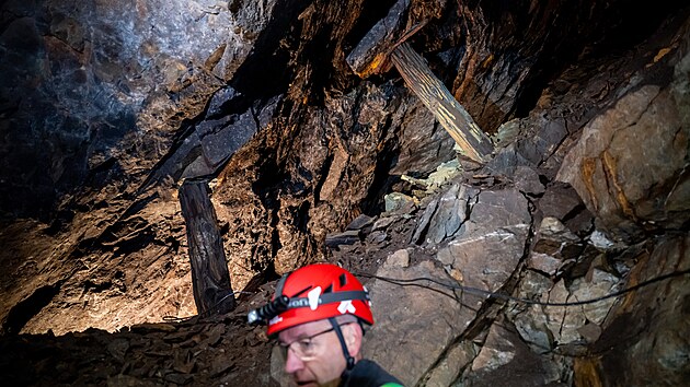 D�ln� via ferrata, kter� vede autentick�m prost�ed�m historick�ho dolu Pep� v J�lov�m u Prahy. (�erven 2026)