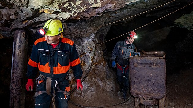 D�ln� via ferrata, kter� vede autentick�m prost�ed�m historick�ho dolu Pep� v J�lov�m u Prahy. (�erven 2026)