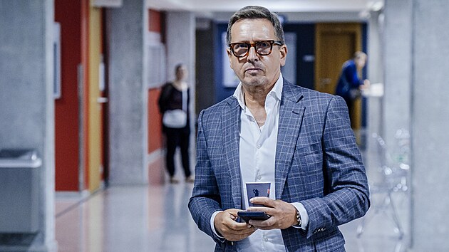 Pokra�uje hlavn� l��en� v kauze Dozimetr. Vypov�dat bude n�kdej�� ��f DPP Martin Dvo��k, kter� je v p��padu tak� obvin�n. (12. �ervna 2026)