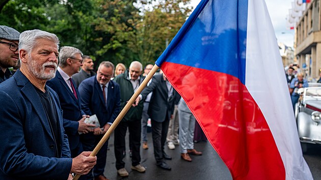 Start první etapy jízdy historických automobil� 1000 mil �eskoslovenských do...