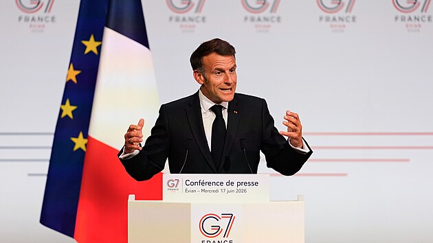 Francouzsk� prezident Emmanuel Macron hovo�� na z�v�r summitu G7 ve francouzsk�m m�st� �vian-les-Bains. (17. �ervna 2026)