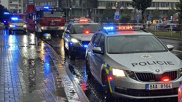 Ve stanici Bud�jovick� srazila souprava �lov�ka. Na m�st� zasahovali policist�, hasi�i a z�chran��i. (10. �ervna 2026)