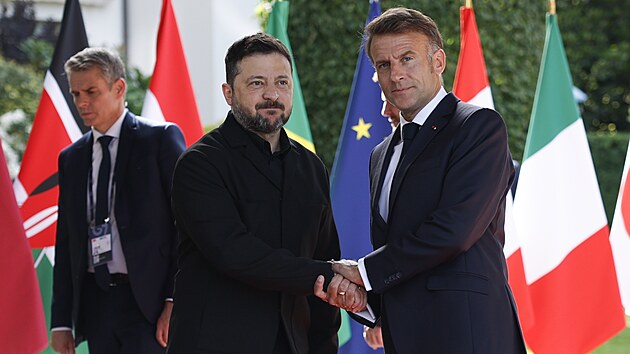 Ve francouzsk�m �vian-les-Bains za�al t��denn� summit skupiny velk�ch sv�tov�ch ekonomik G7, na n�m� by se i za ��asti americk�ho prezidenta Donalda Trumpa m�lo diskutovat mimo jin� o d�sledc�ch dohody o ukon�en� v�lky USA s �r�nem a o v�lce Ruska proti Ukrajin�. (15. �ervna 2026)