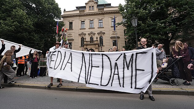 Studentsk� iniciativy M�dia ned�me! a Stoj�me za kulturou! napl�novaly dal�� protestn� pochod na podporu ve�ejnopr�vn�ch m�di�. (15. �ervna 2026)